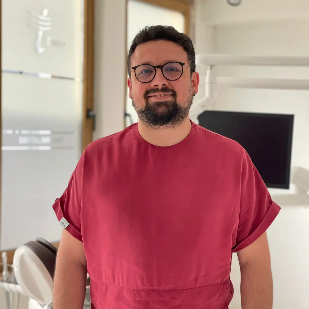 Uzm. Dt. Uğur Tuna Sazlıkoğlu